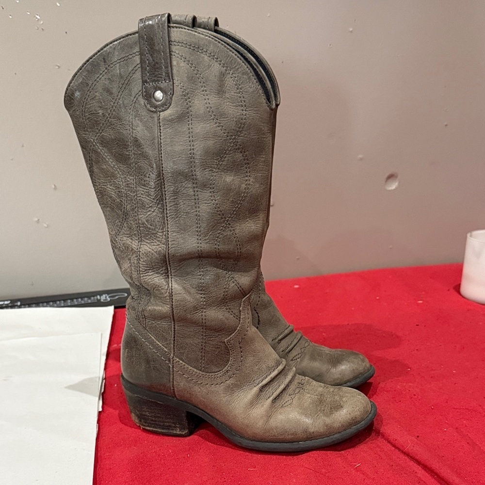 Nurture by Lamaze Gray Heeled Boots